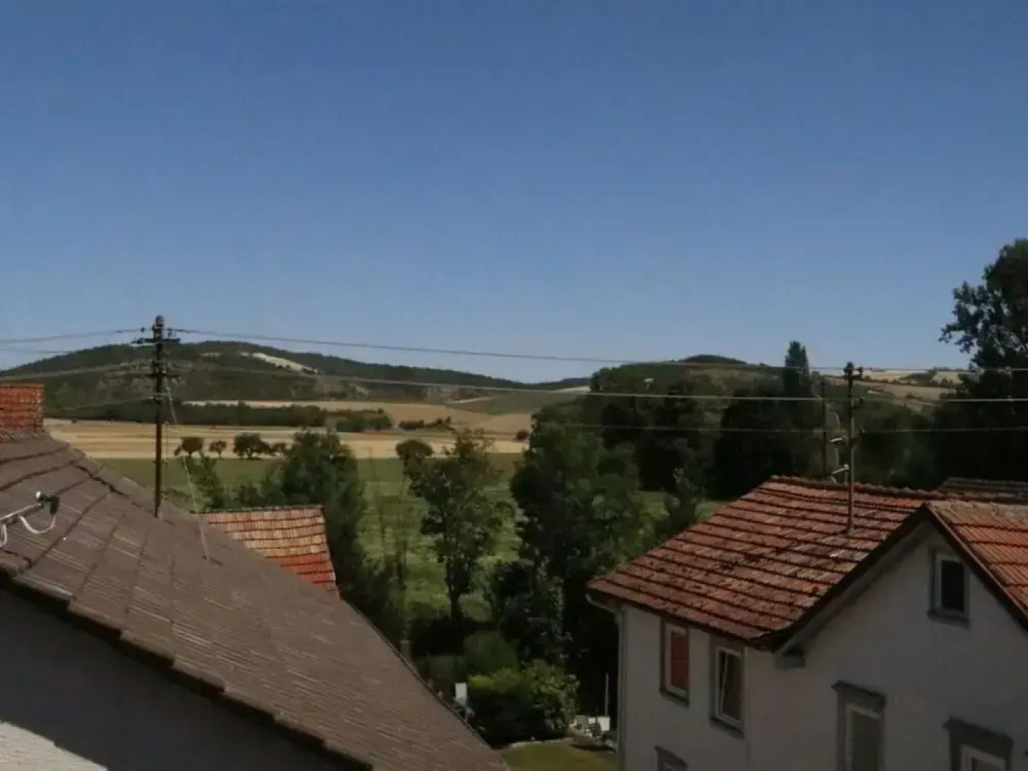 Welcoming Apartment Near Lake