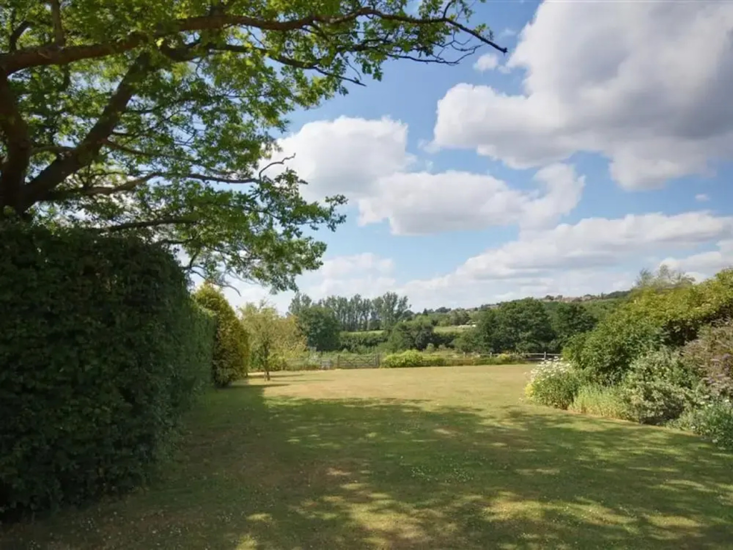 Romantic 1-bedroom Holiday Home in Goudhurst With Garden