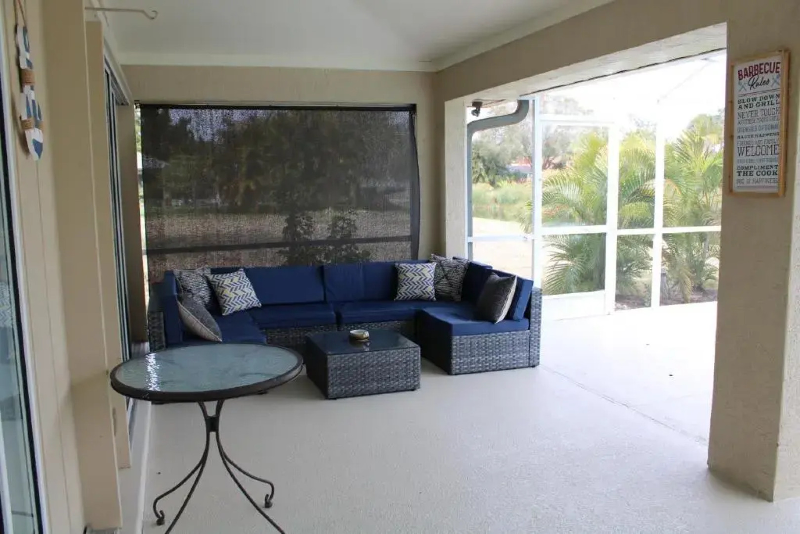 Spacious and private pool house, 15 min to beach