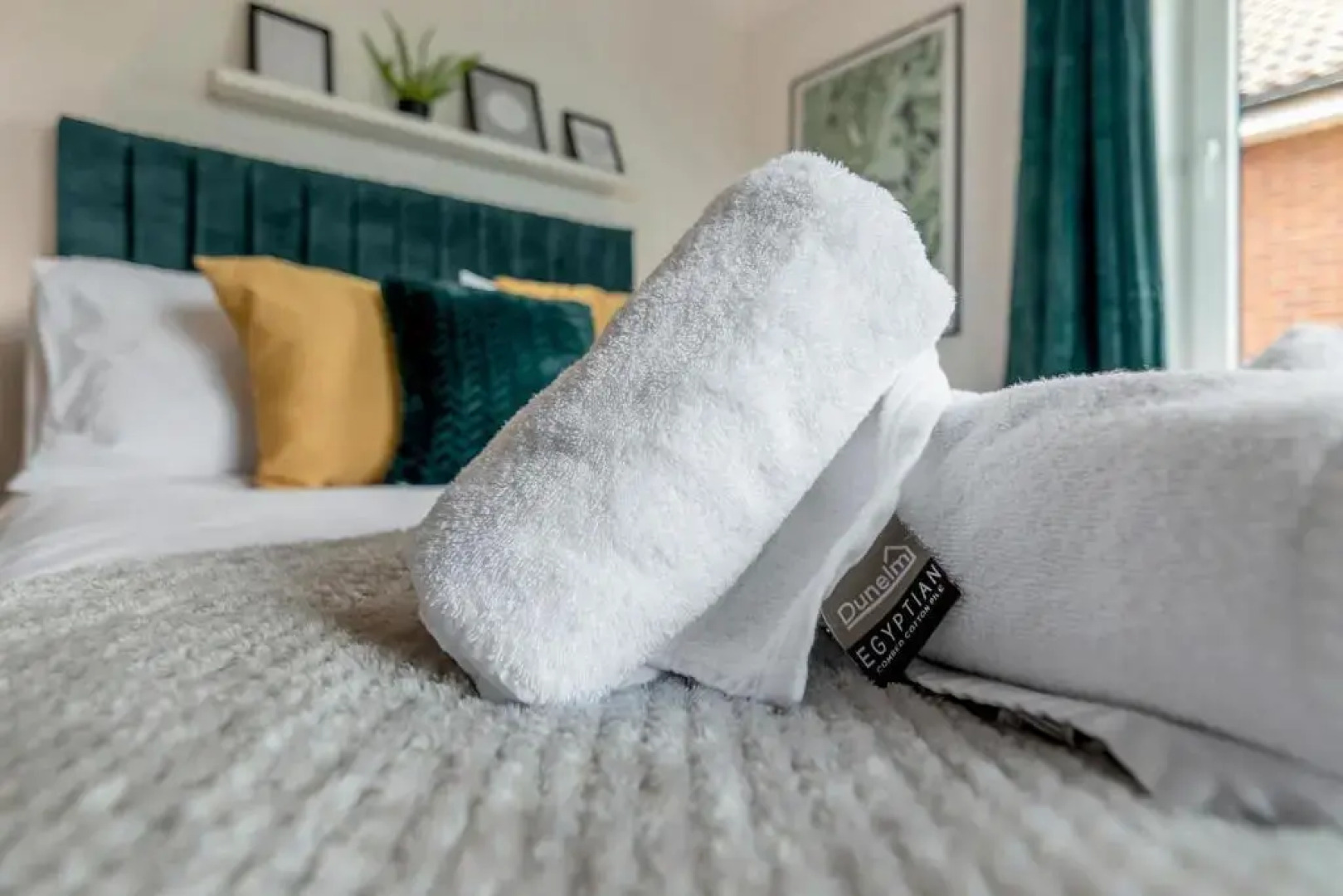 Reepham Rest - 2 Bedroom, Free Parking, 390 Mbps Wifi, Netflix, Fully Equipped kitchen - Ginger & Gold ltd