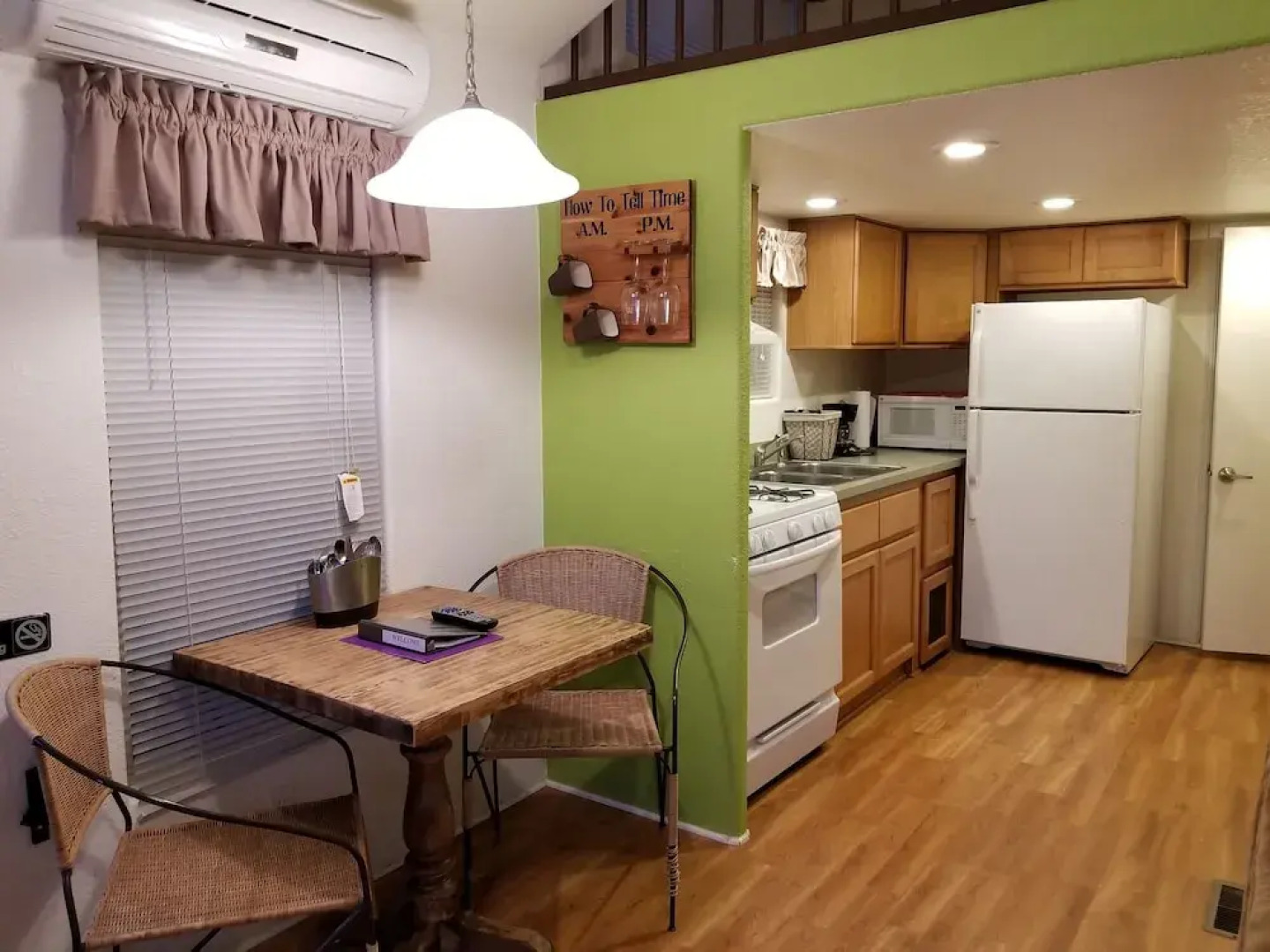 Mendelbaum Winery Guest Cabins