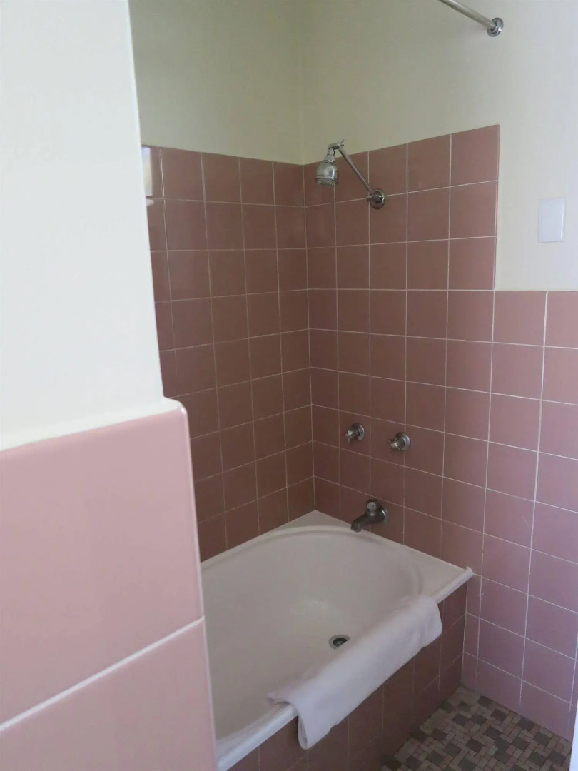 Shifting Sands Motel