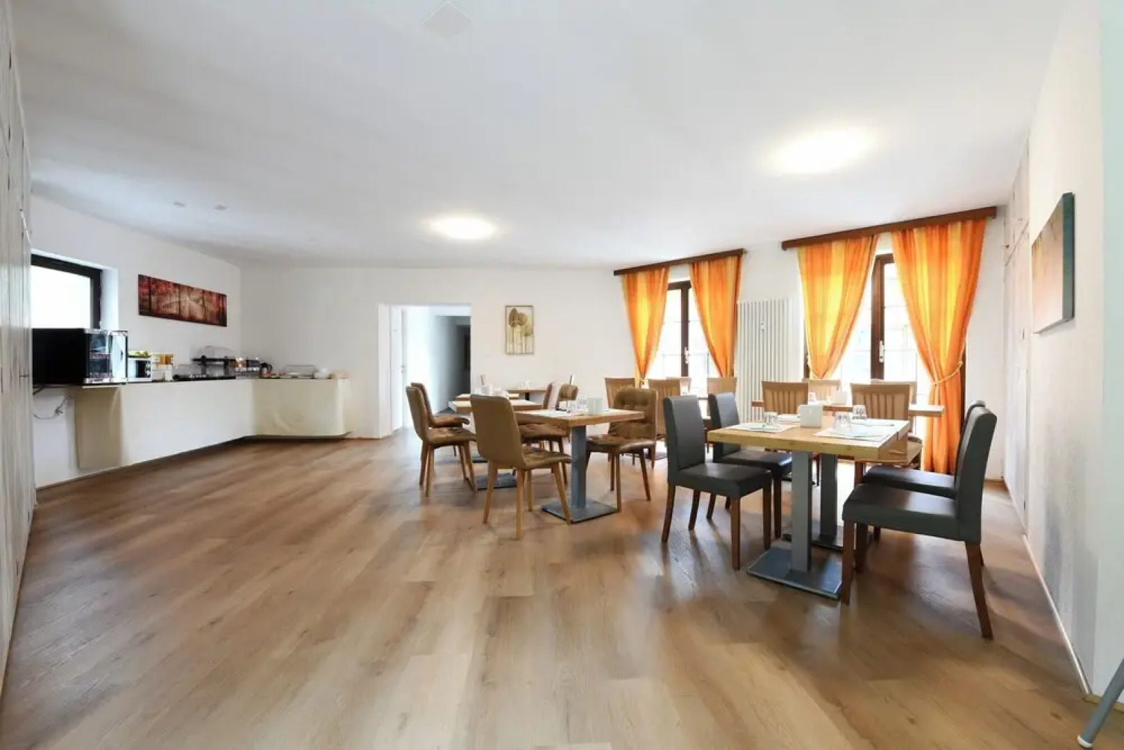 Bed & Breakfast 7rooms Losone