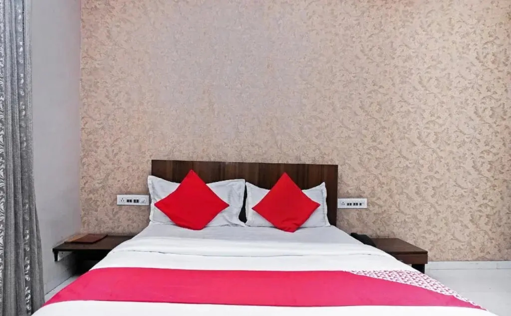 OYO 24755 Mahendra Pedawala