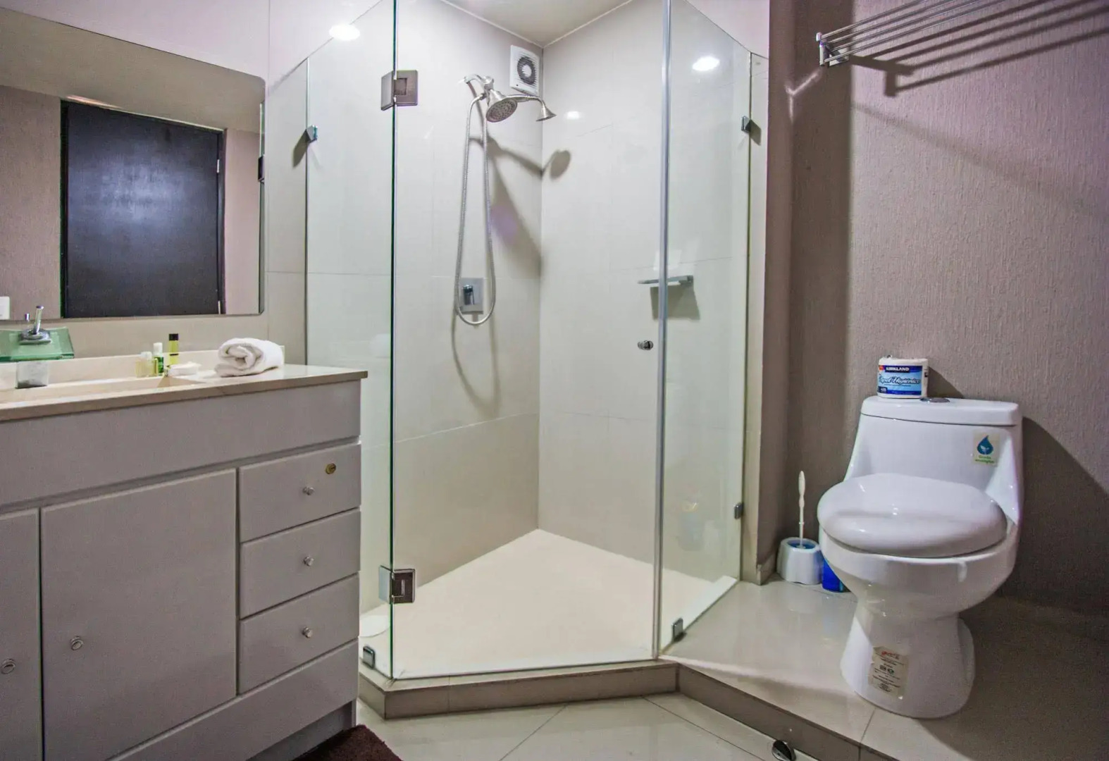 Shakespeare Apartment