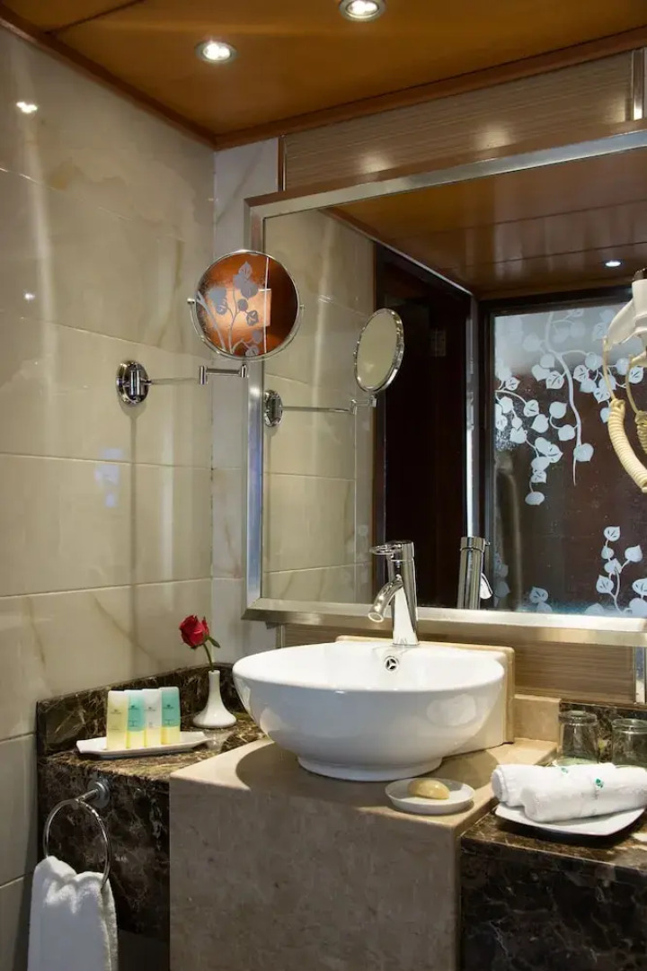 MS Esmeralda Nile Cruise from Aswan or Luxor