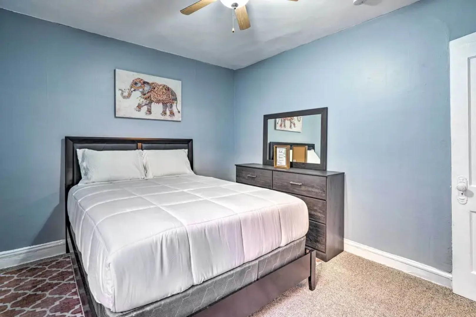 Historic Oak Park Apartment ~ 8 Mi to Downtown