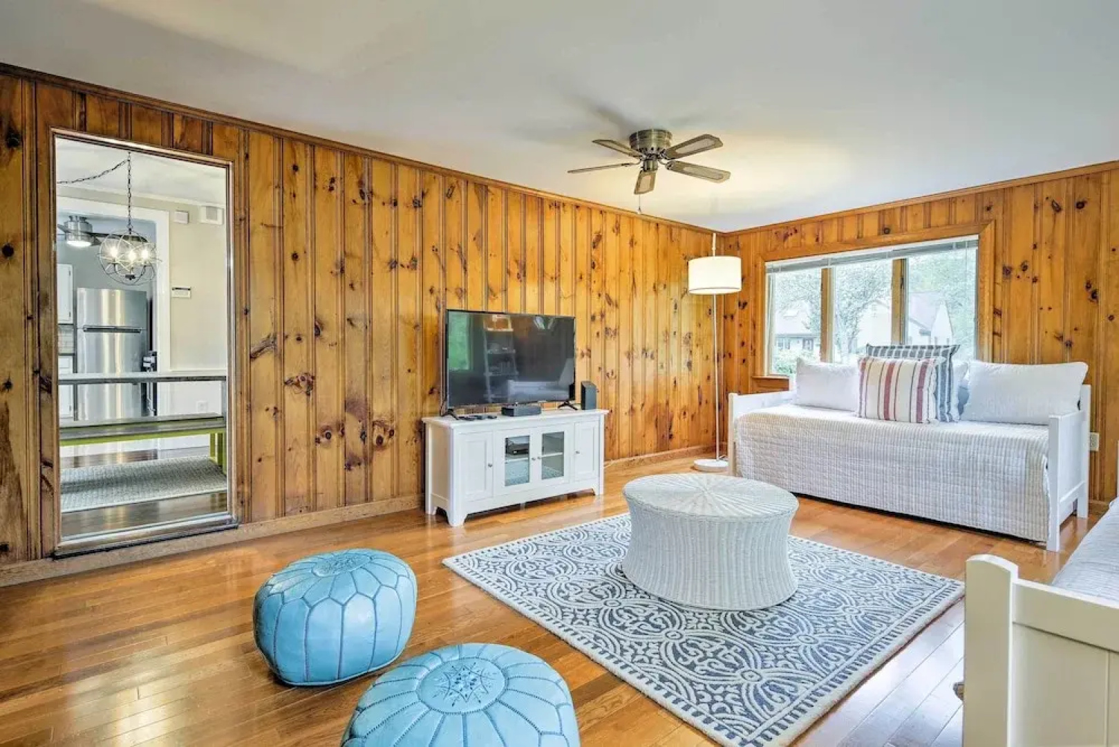 Spacious Getaway W/deck - Walk to Nantucket Sound!