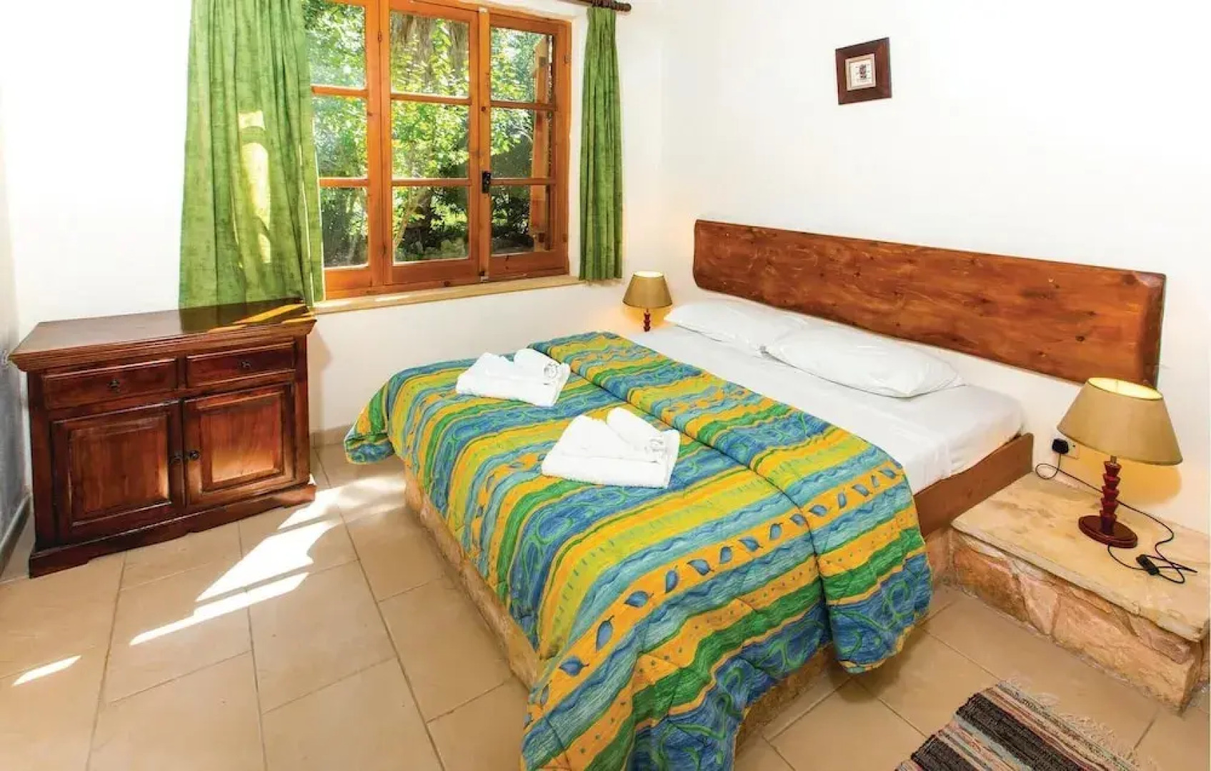 Beautiful Home in Miliou Paphos with Hot Tub, Sauna & 3 Bedrooms