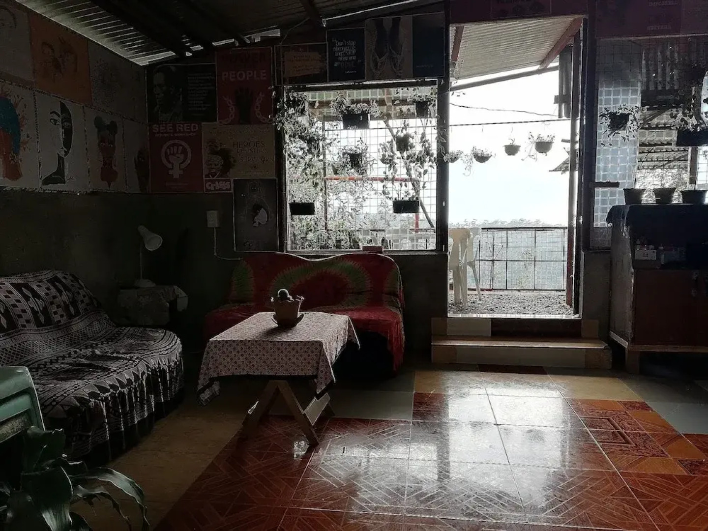 Tribuhaus Backpackers Inn