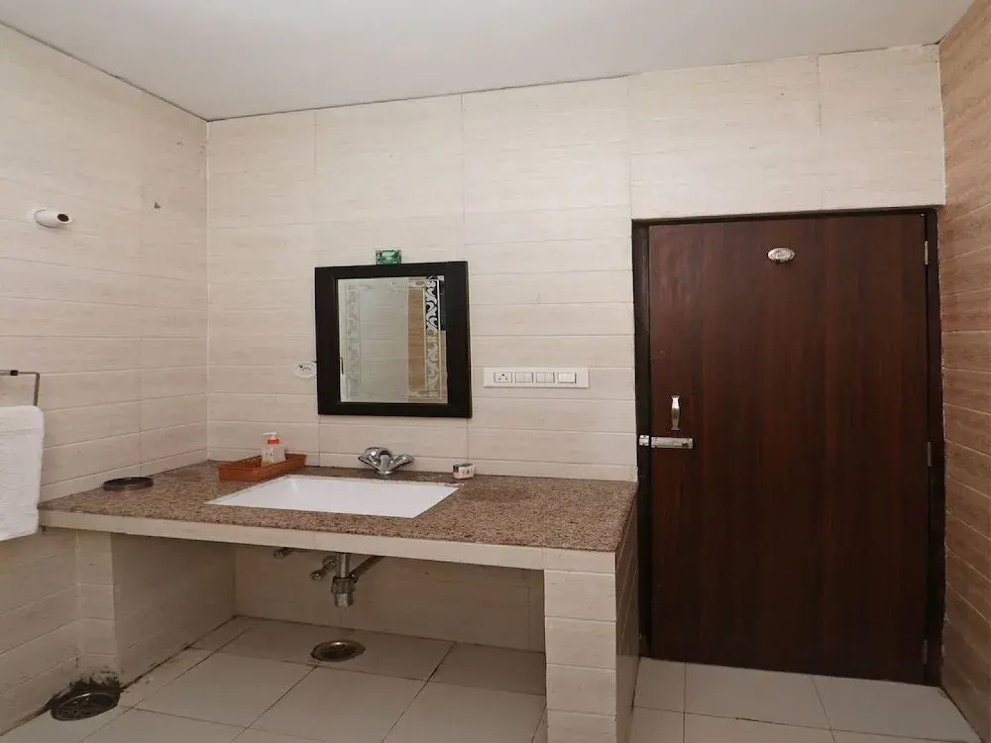 OYO 11878 Hotel De DS Plaza