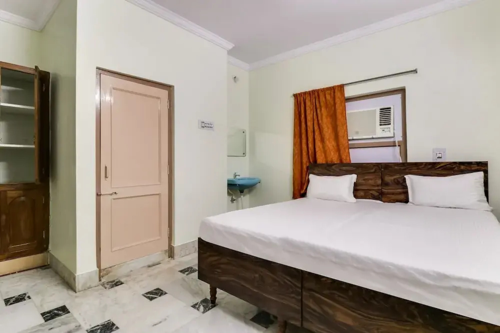 SPOT ON 46554 Hotel Bhawani Palace