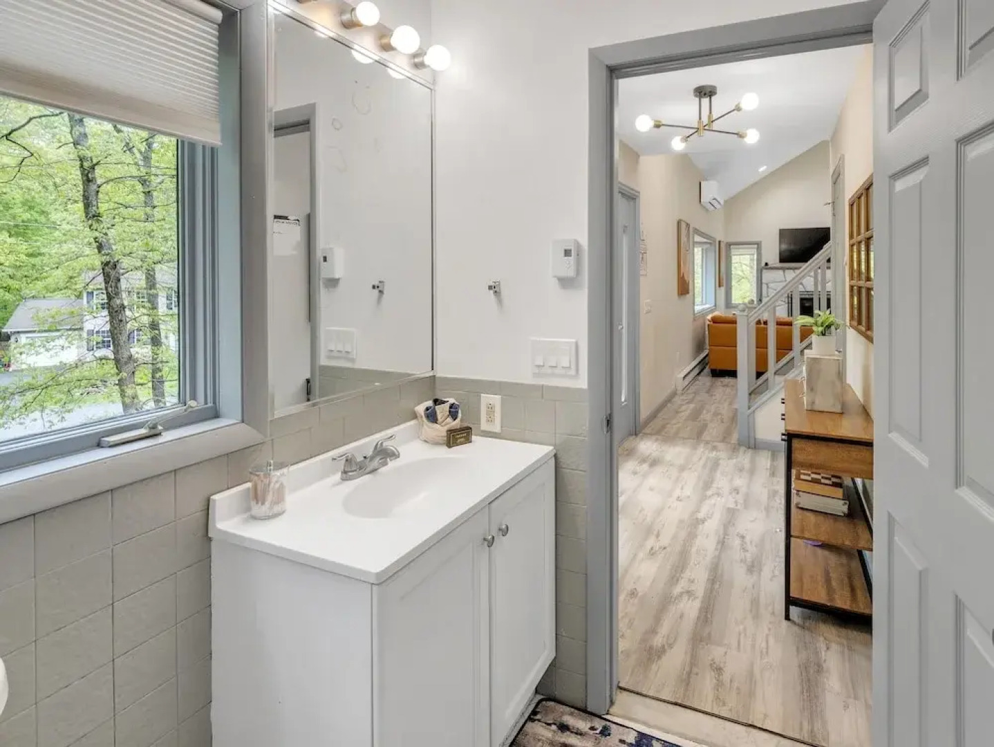 Pocono Escape - Cozy 5br - Sauna-billiard 5 Bedroom Home by RedAwning