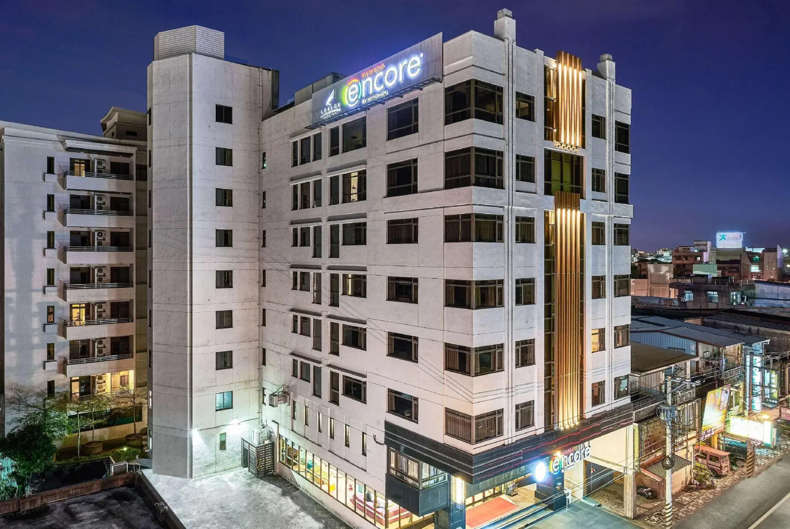 CHECK inn SELECT Hualien LinSen