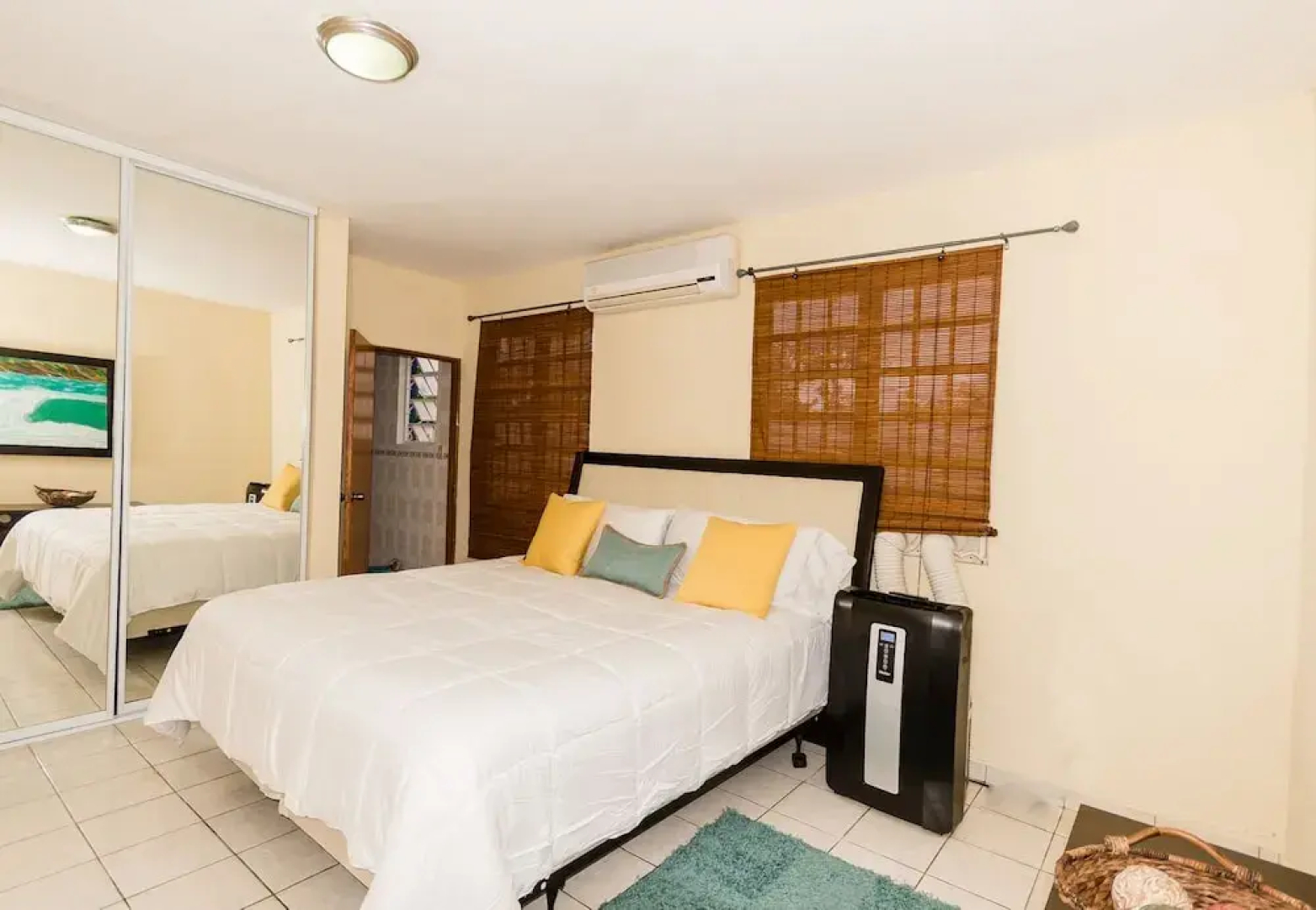 Sol del Atlantico Inn at 681 Ocean Drive
