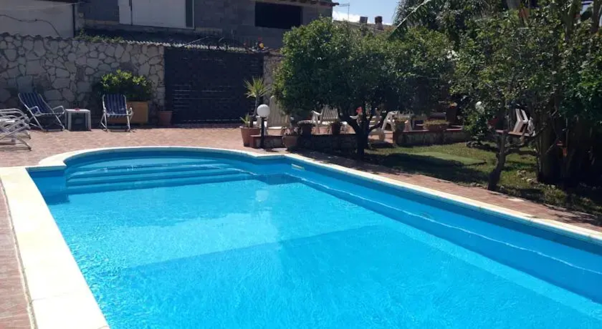 Villa con Piscina a Balestrate