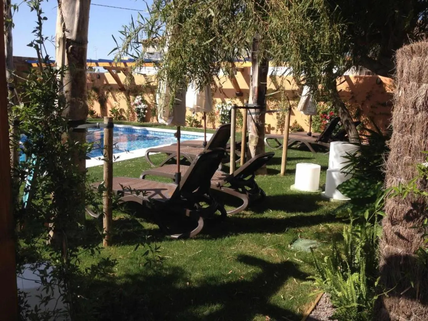 Apartamento para 4 personas con jardín privado y barbacoa cerca de la playa