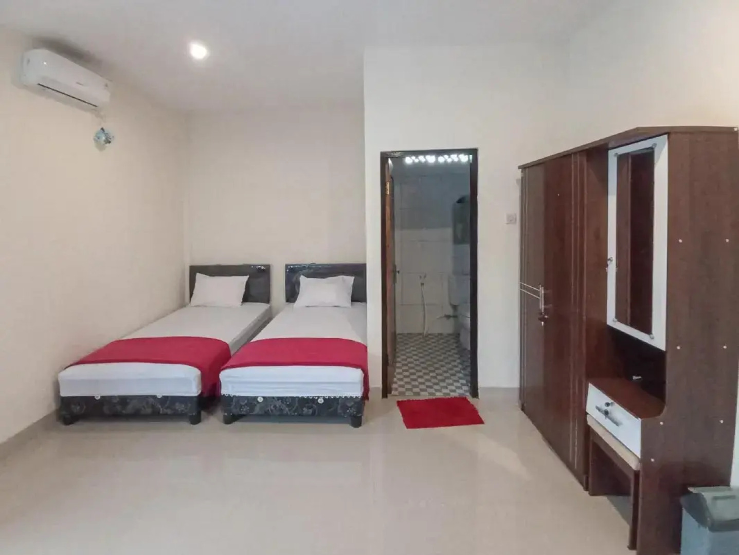 RedDoorz Syariah near Sentani City Square