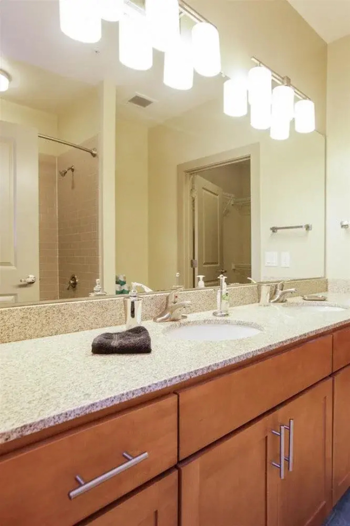 Music City by Nashville Vacations