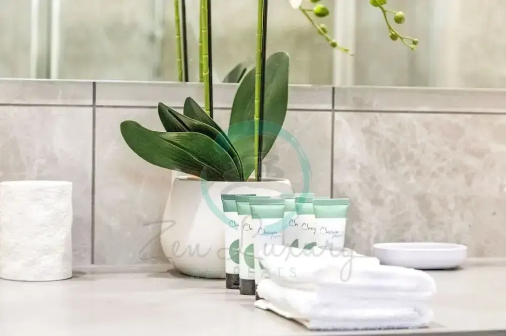 Urbanretreat Modern Outdoor Dining Backyard