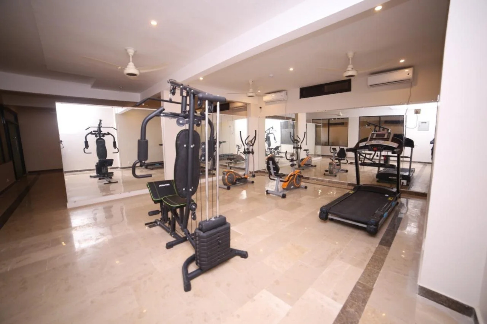 Zifan Hotel & Suites