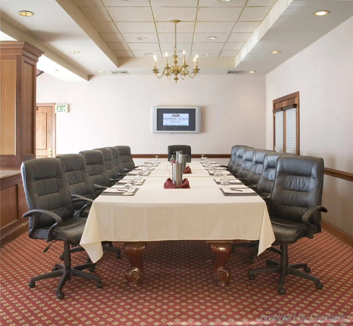 Crowne Plaza Knoxville Downtown University by IHG