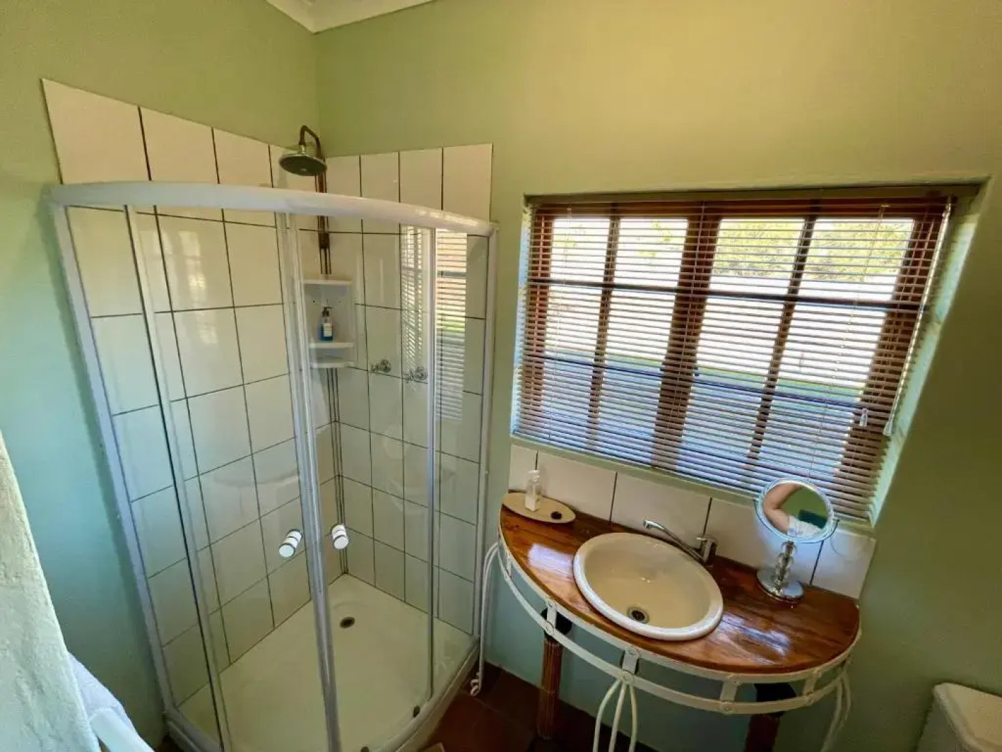 Blue Cow Barn - Boutique Farm