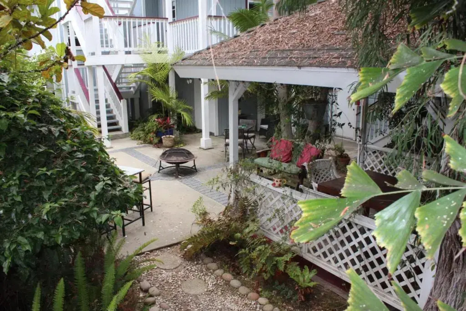 Pelican Cove Inn