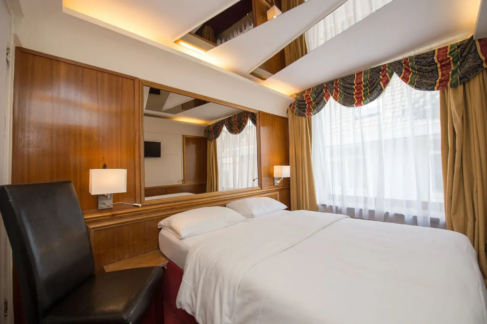 Rembrandtplein Hotel