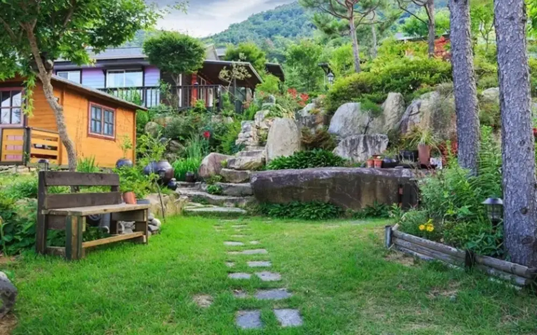 Sancheong Dolkkotdam Pension