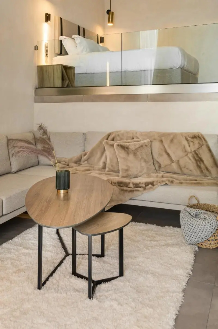 Akrotiri Olympus Luxury Suites