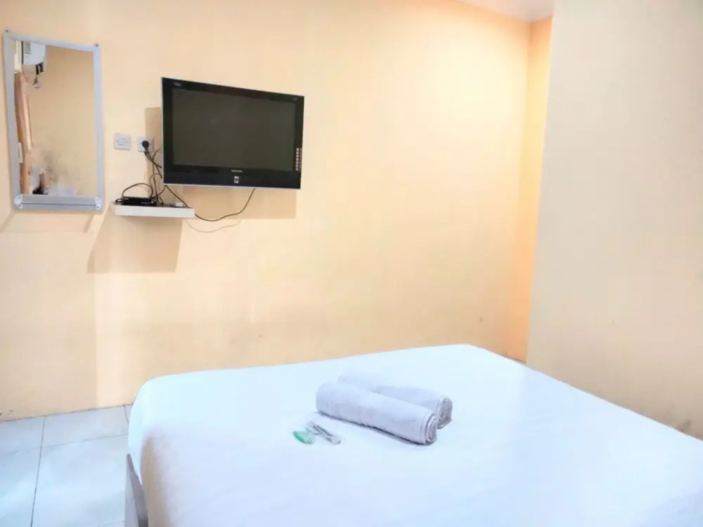 Wisma Mutiara near Alun Alun Demak Mitra RedDoorz