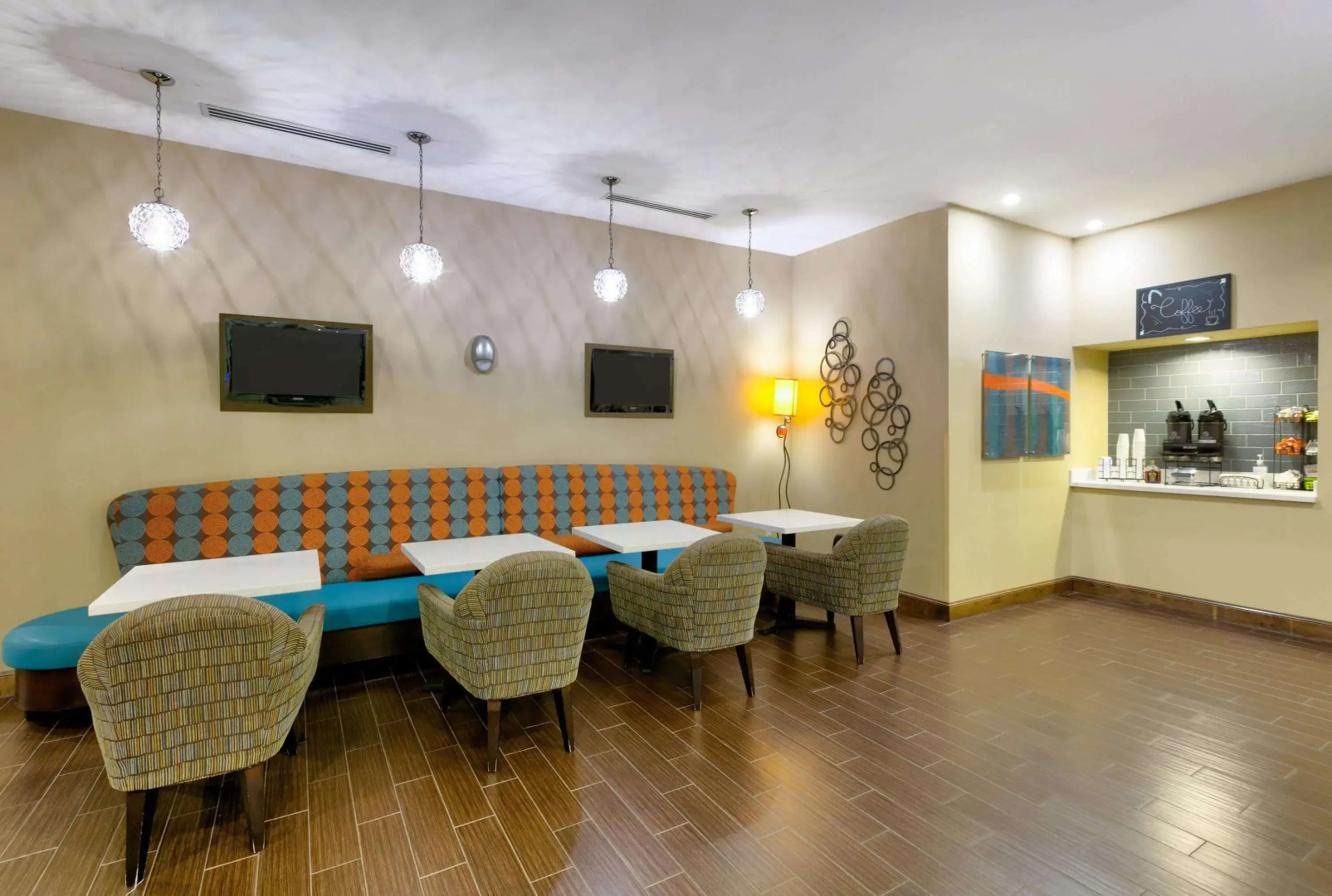 La Quinta Inn & Suites by Wyndham Clinton Historic Route 66