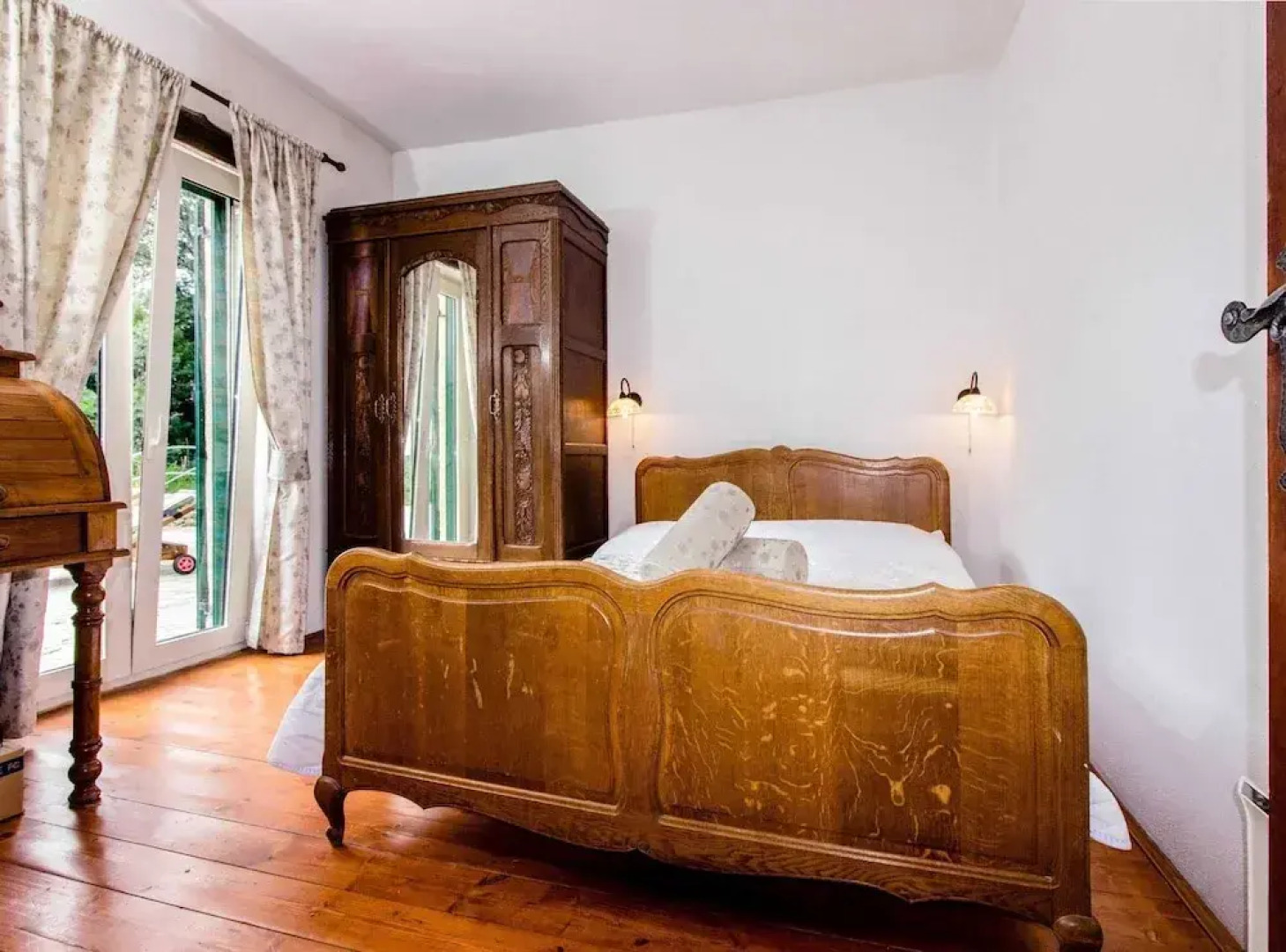 Authentic Dalmatian Hillside Escape With Pool, Sauna & BBQ