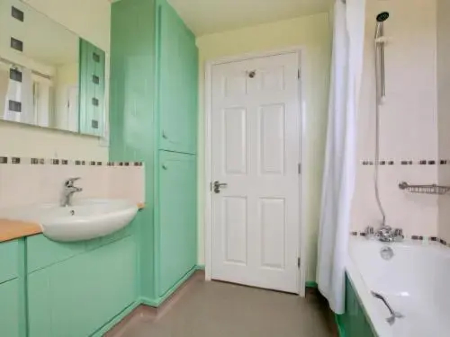 Apartment Golfer View.1