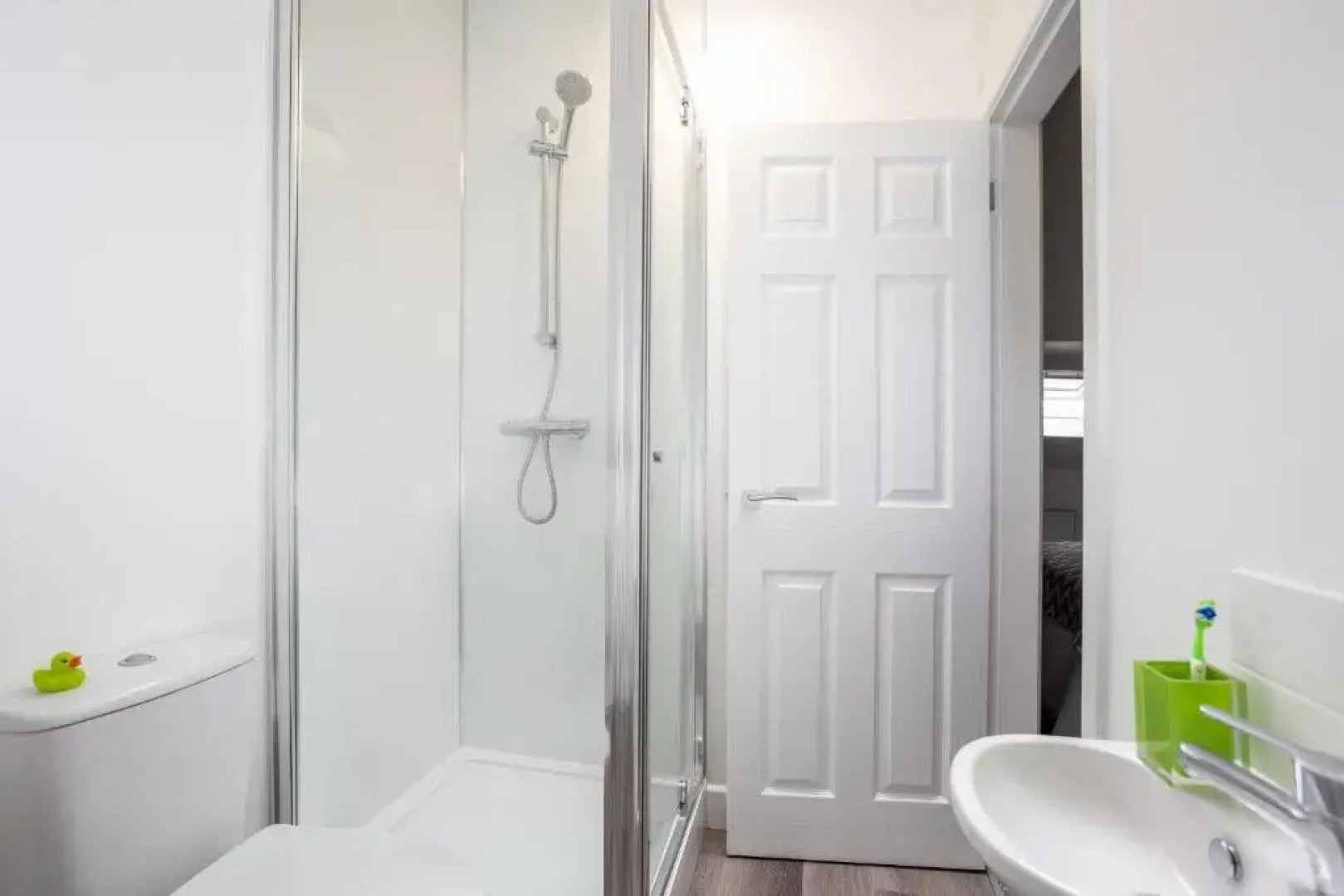 Whole house in centre of Town Ideal for Contractors and Professionals