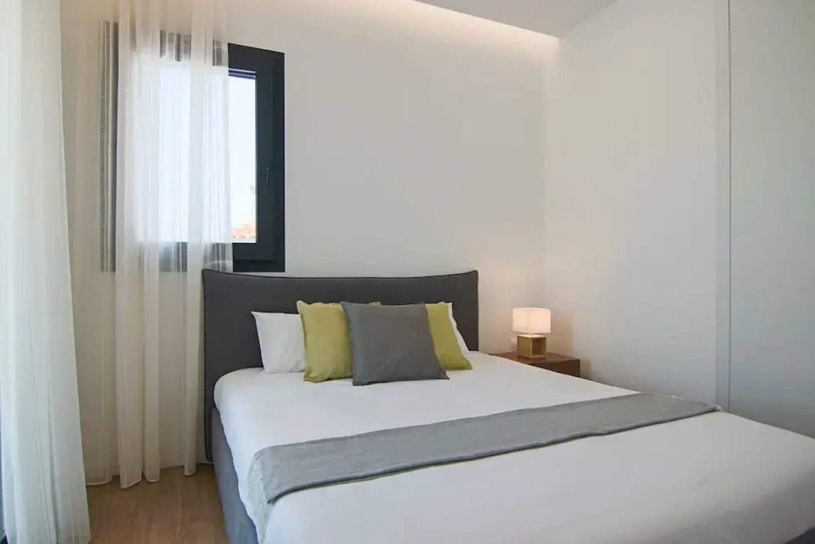 Phaedrus Living: Sea View Anna Residence 202