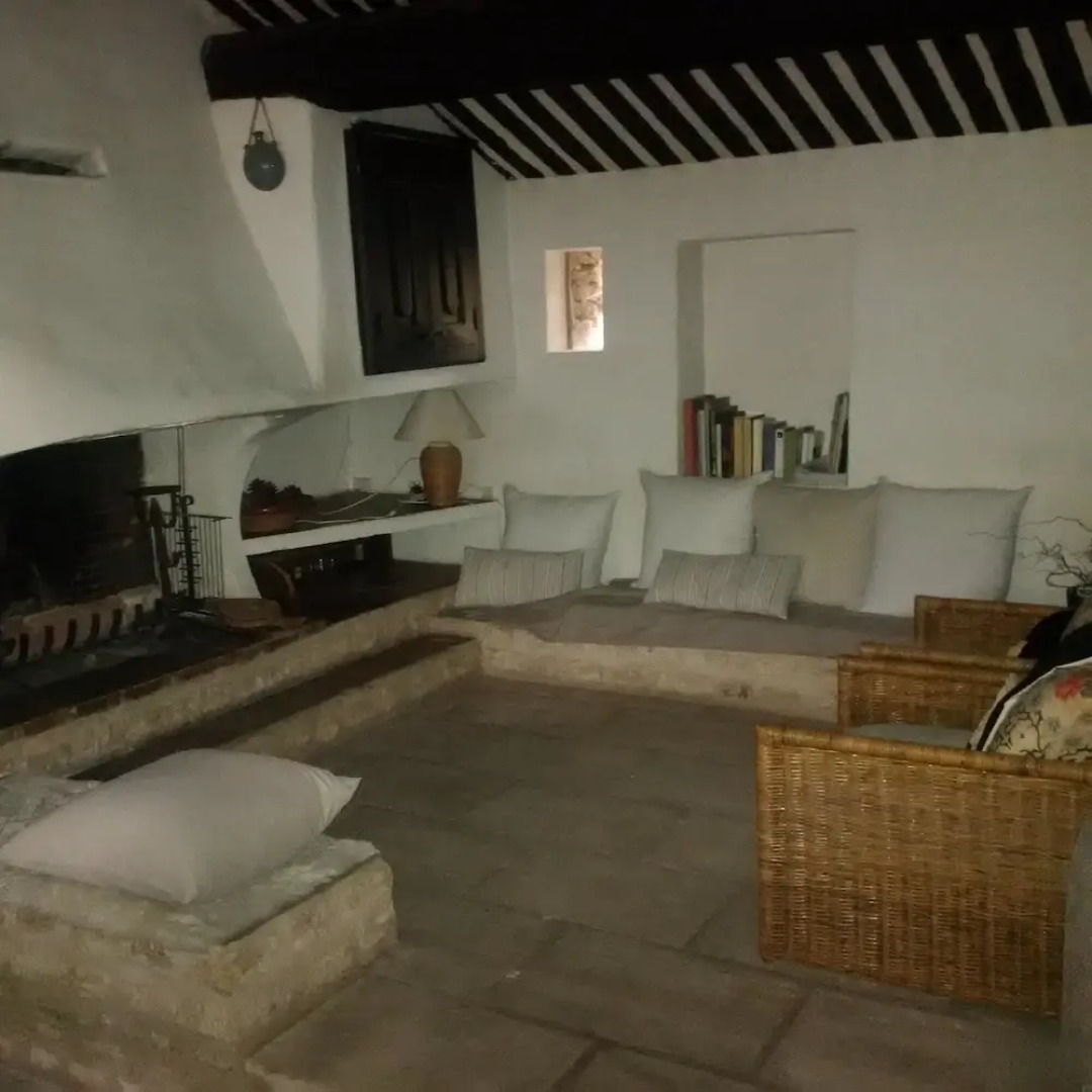 Studio in Bonnieux, With Enclosed Garden