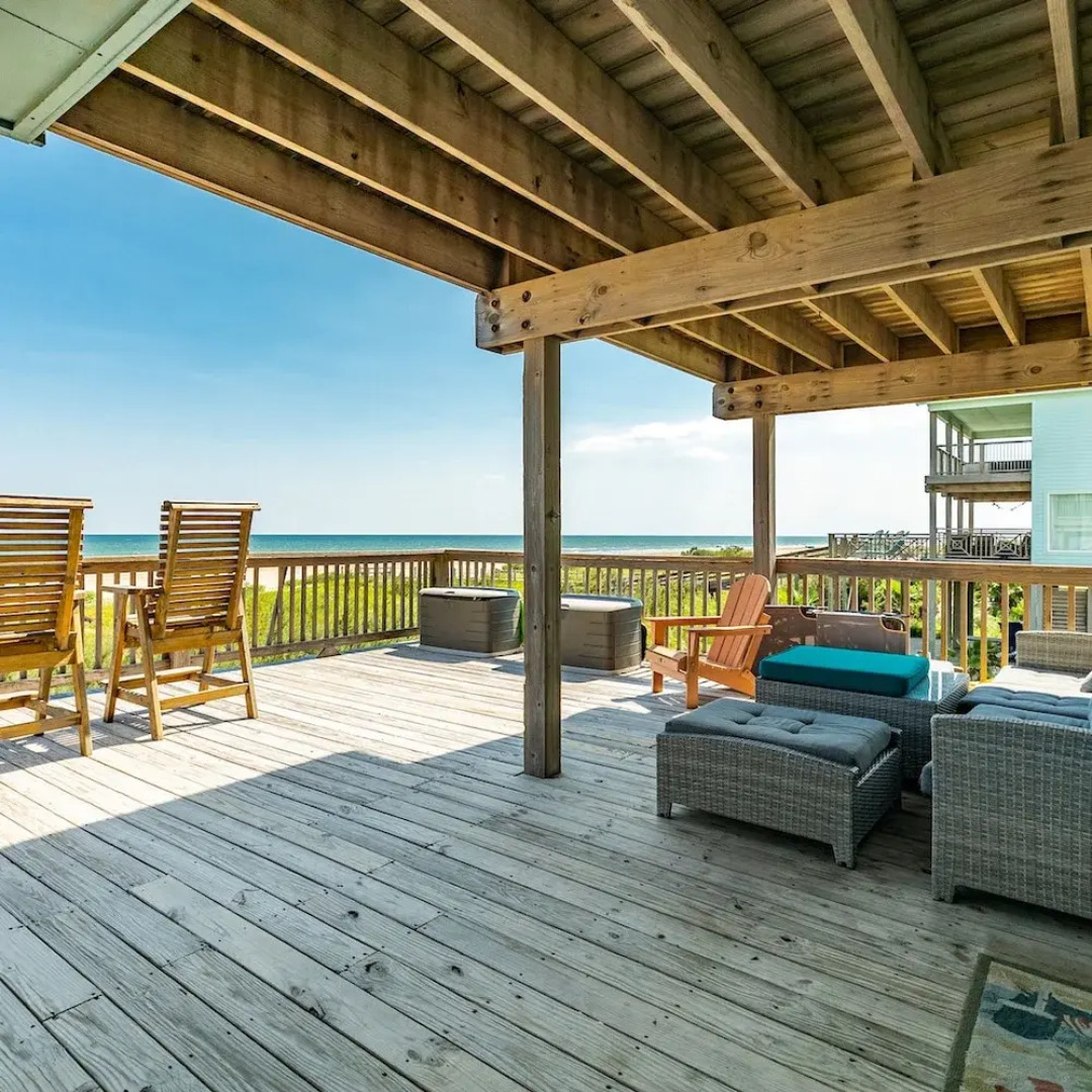 Superb Home With Private Walkover Unobstructed Views