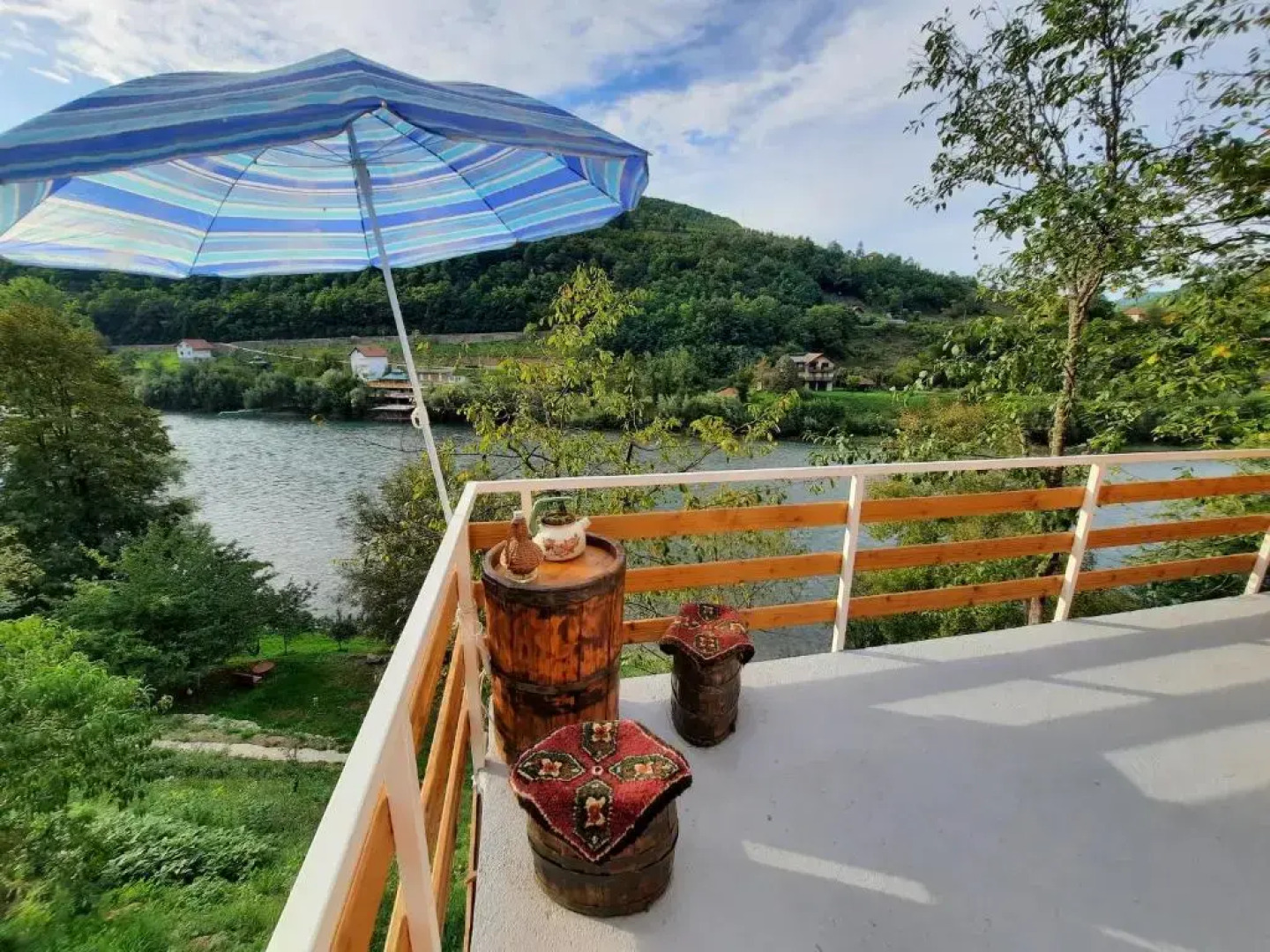 Smeštaj pored Drine