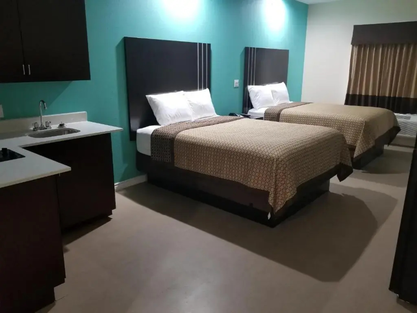 Scottish Inns & Suites