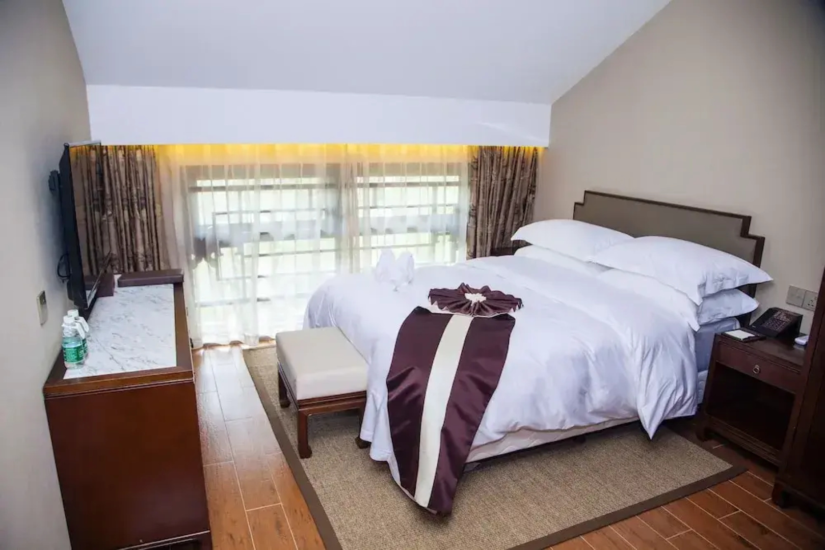 Xinhualian Lv Xin Gu Hotel