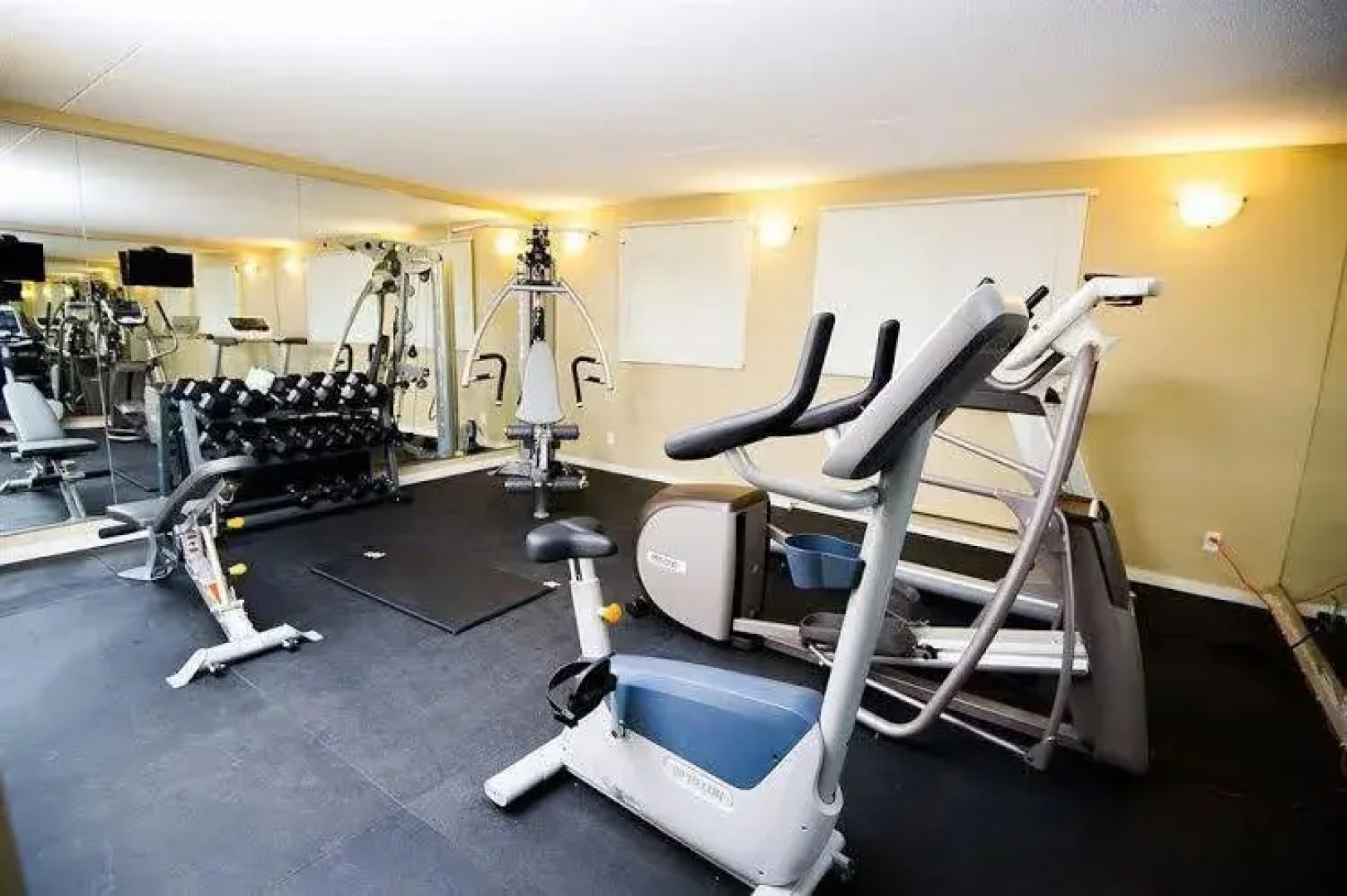 Executive Suites by Roseman