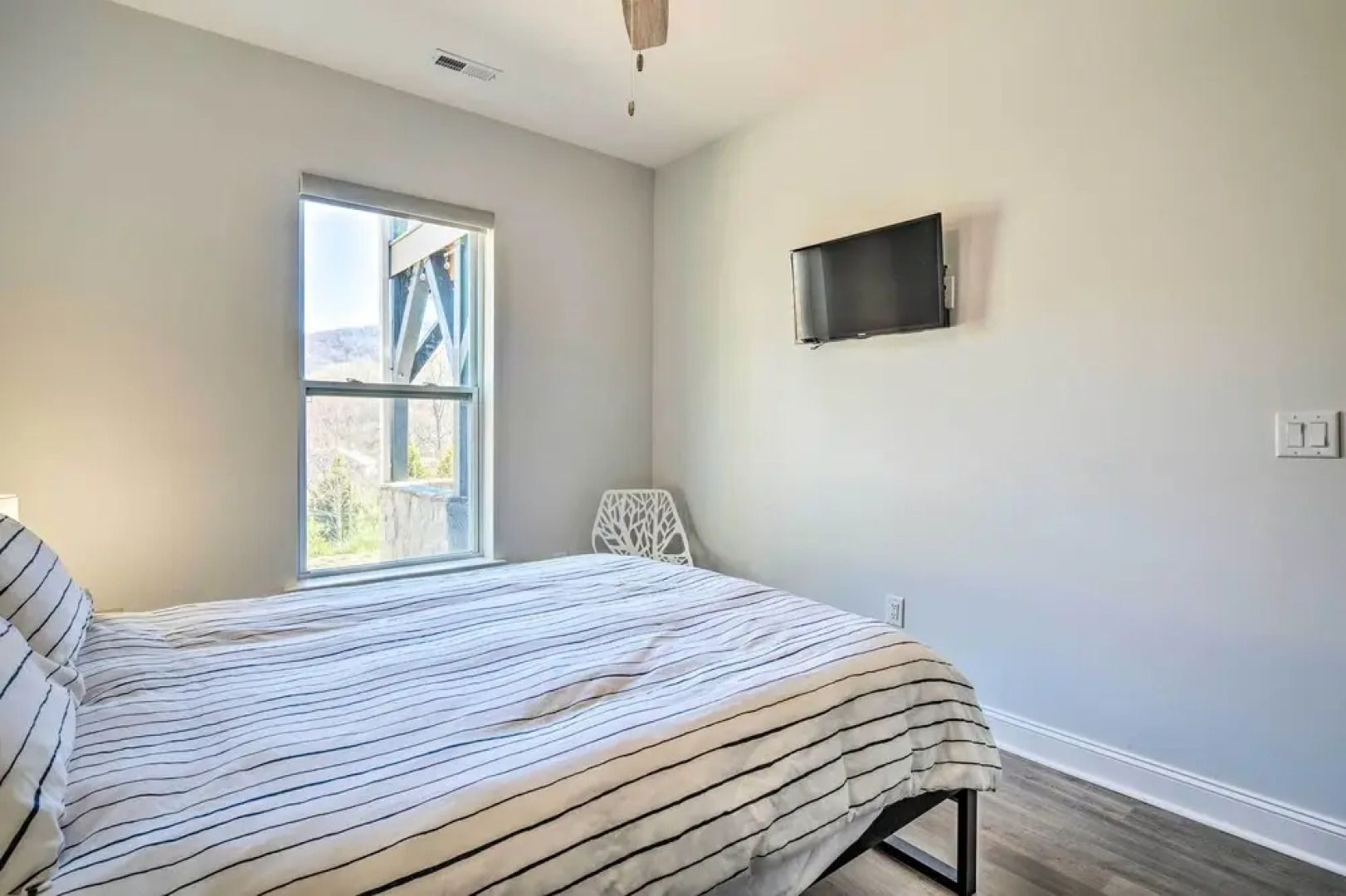 Comfy Asheville Vacation Rental w/ Hot Tub!