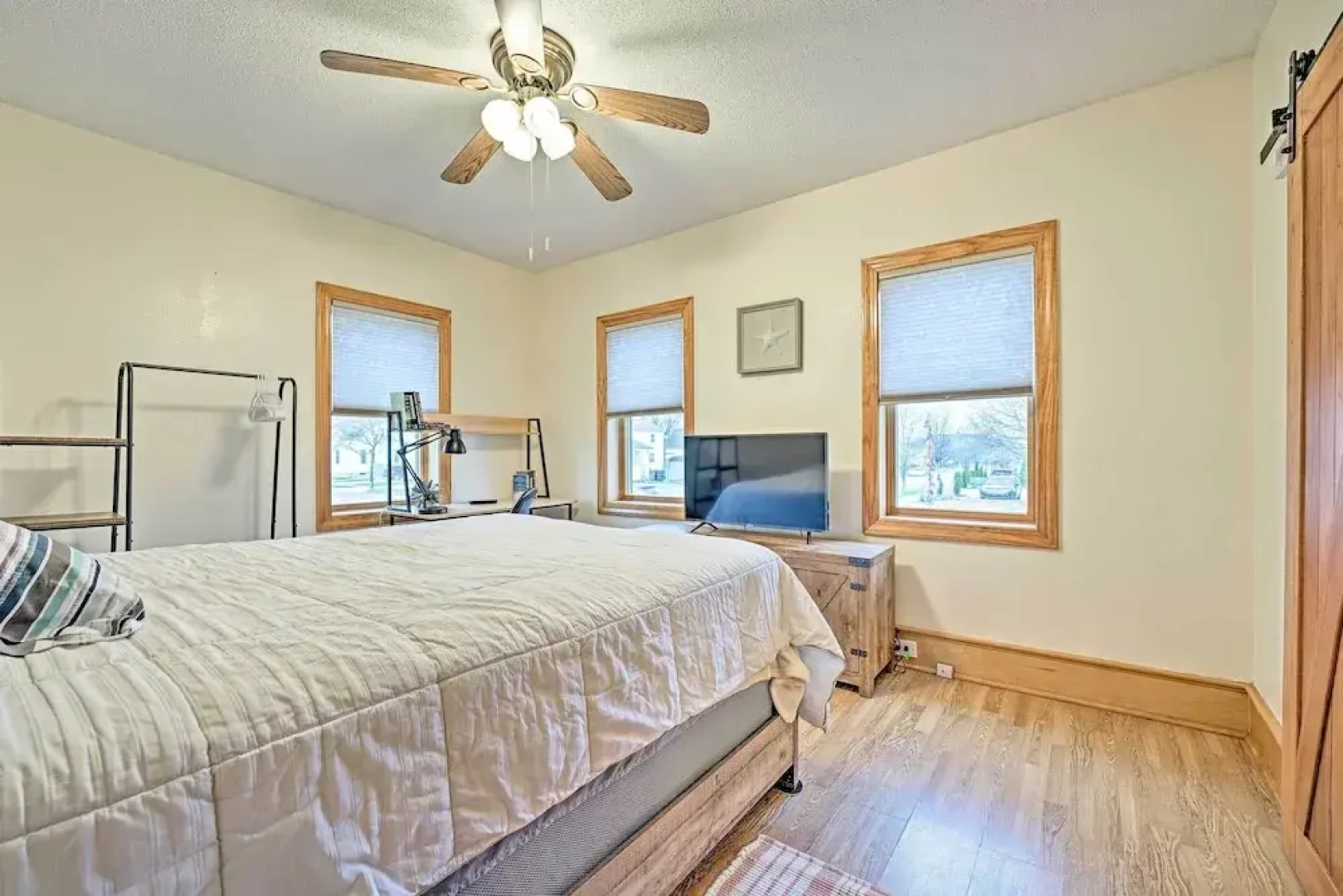 All-season Grand Haven Getaway With Deck!