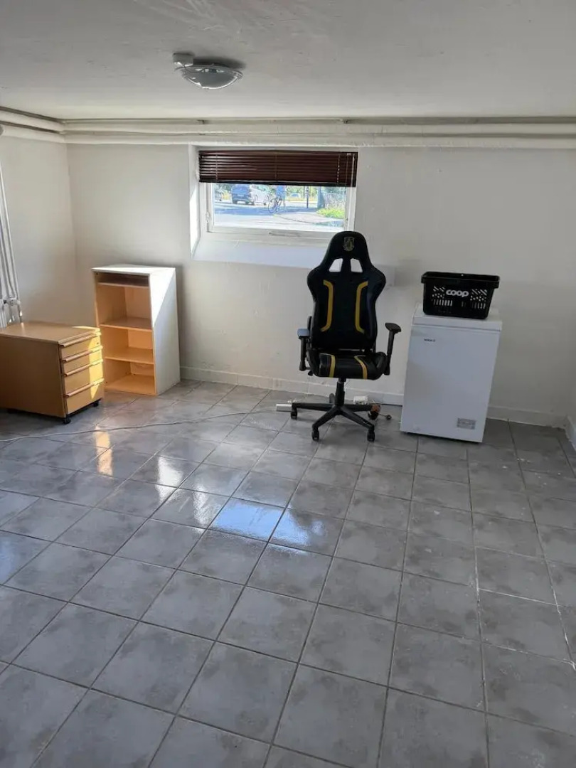 Room In Guest Room - North Beach Inn House