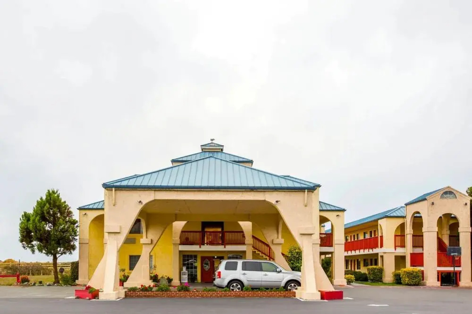 Quality Inn & Suites Redwood Coast