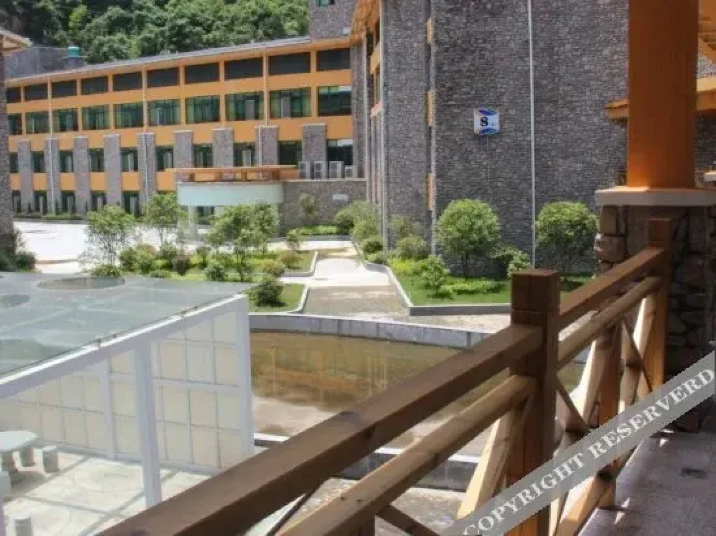 Wolong International Hotel