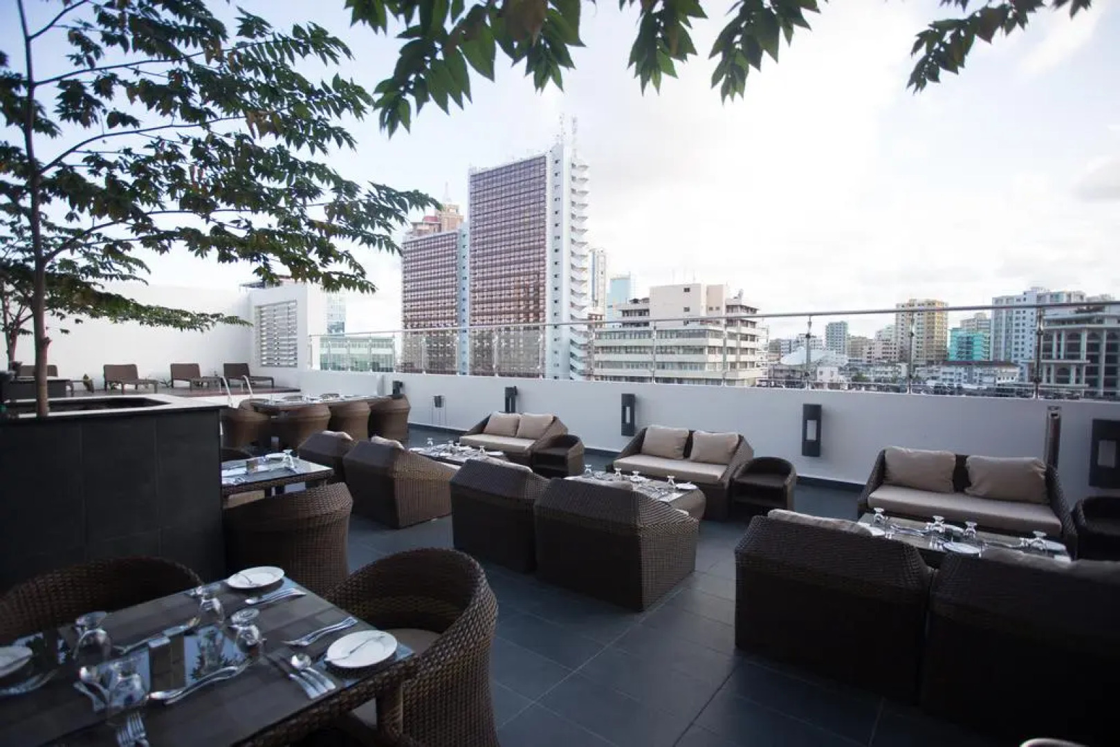 Отель Onomo Dar es Salaam