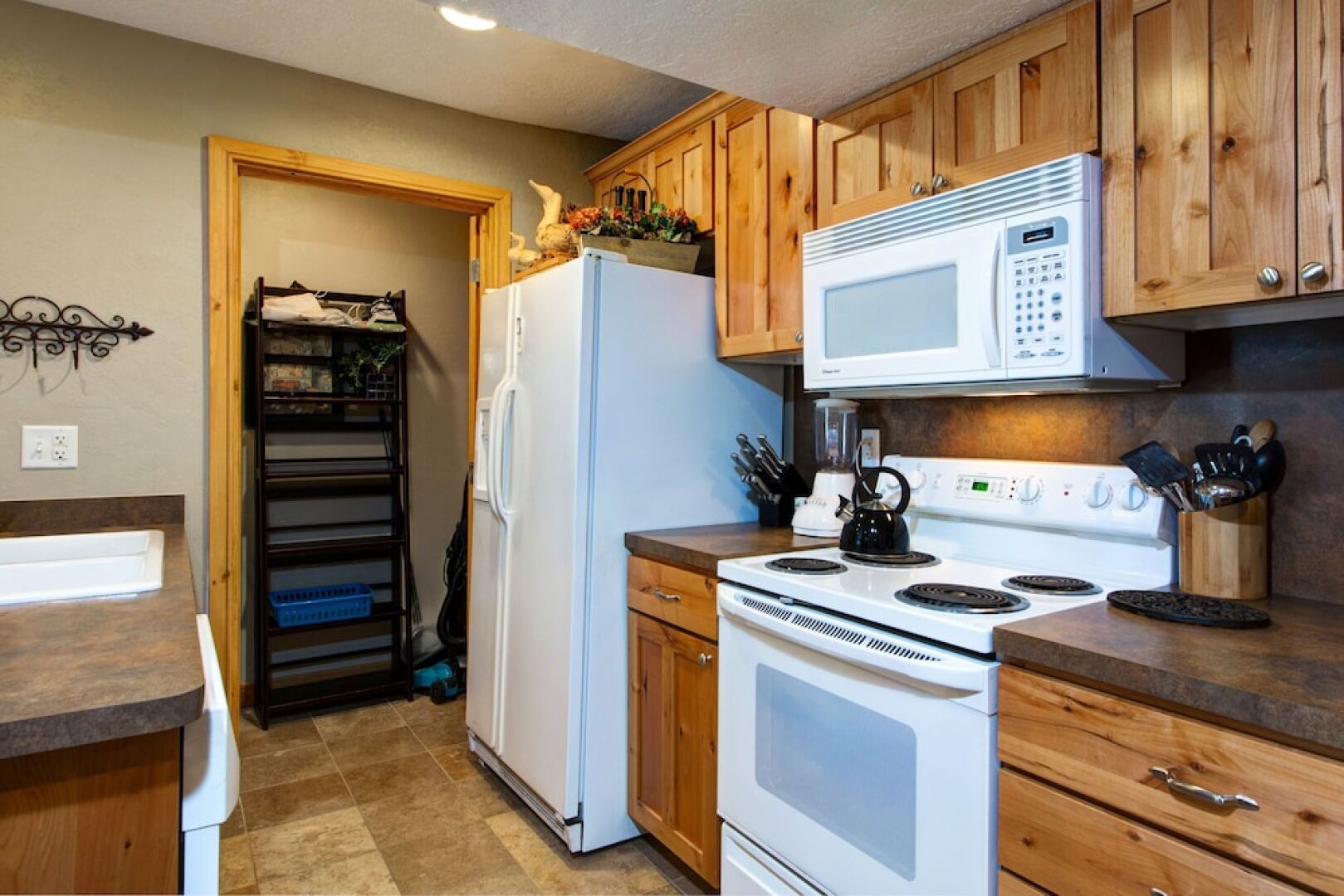 2BR Empire House Condo by RedAwning